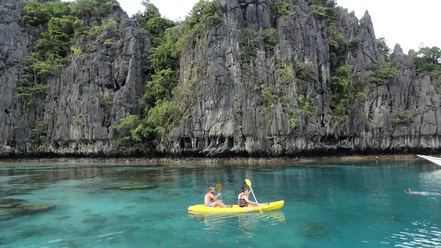 Private Island-Hopping-Speedboottour A in El Nido – Bild 5