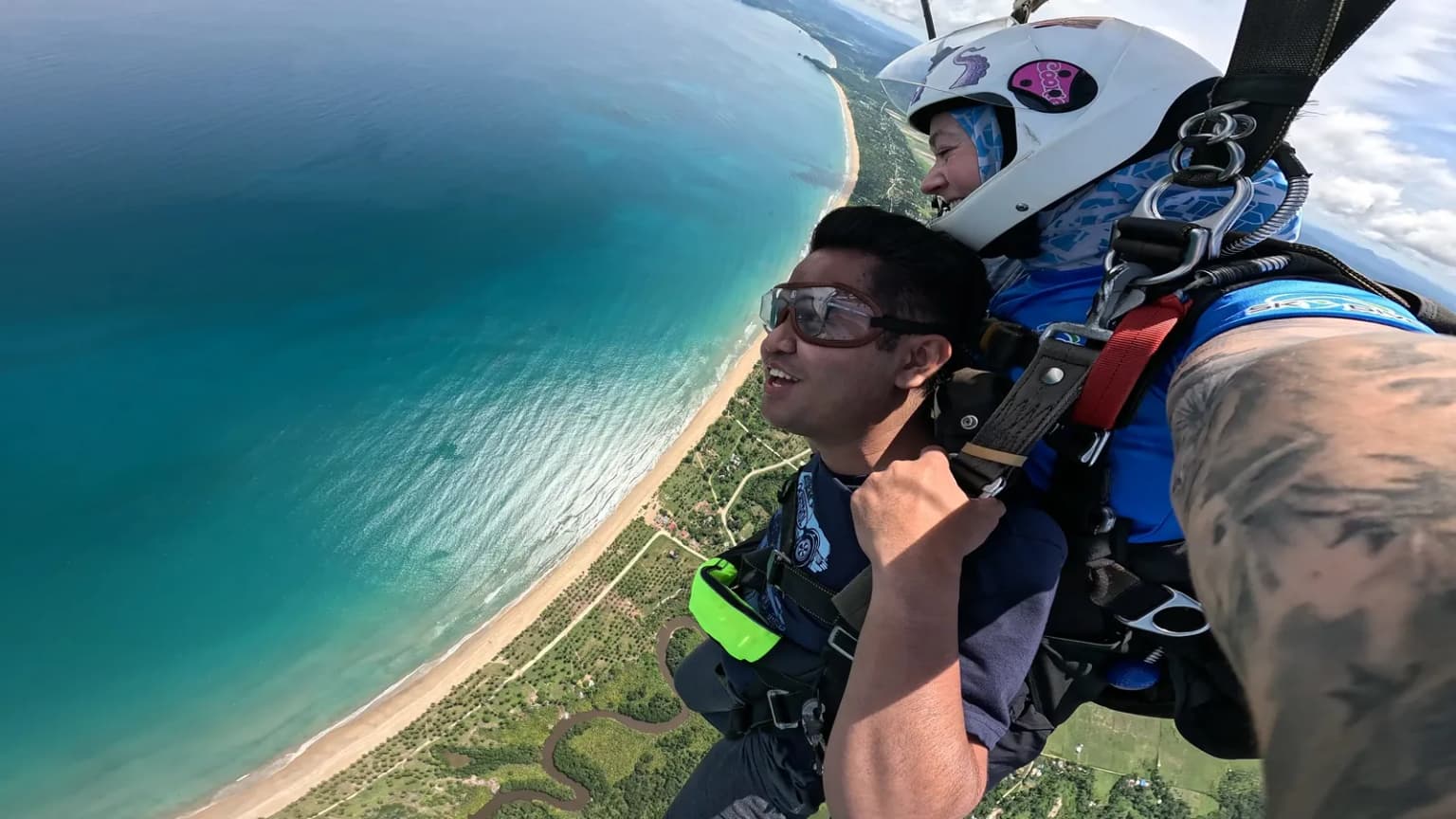 Private Tandem Skydiving Package from Sabang with Private Van Private Tandem Skydiving Package from Sabang with Private Van - Tour in Palawan