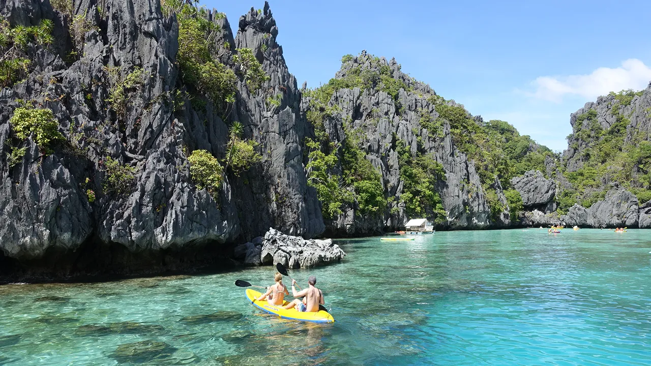 Private Boat Island Hopping Tour B in El Nido  - Image 2