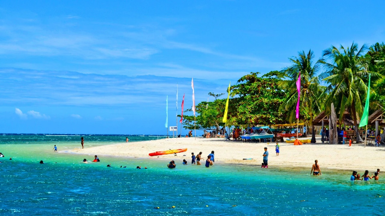 Joining Honda Bay Island Hopping Boat Tour in Puerto Princesa - Image 4